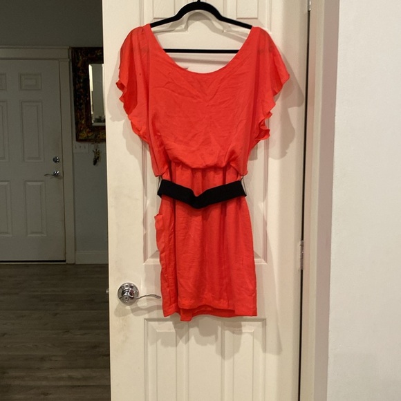 Super Flattering Coral Mini Dress with Black Belt from City Triangles, size M - Picture 8 of 11